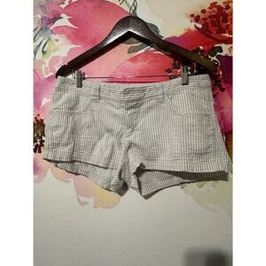 Express Shorts Womens Size 12 Tan/White Stripped will Mid Rise Chino Shortie